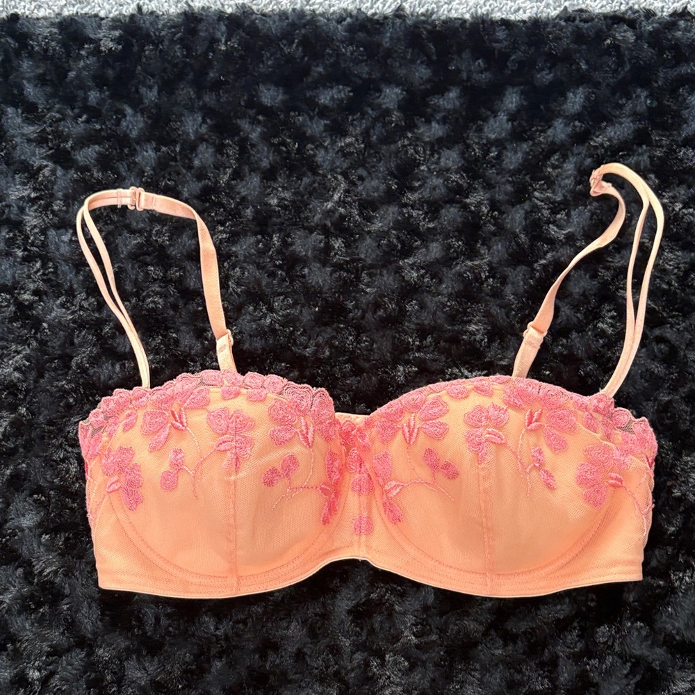 Victoria's Secret Angels Peach and Pink Lace Bra